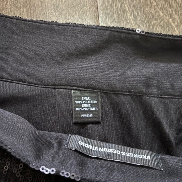 Express Black Sequin Women's Shorts - Picture 4 of 6